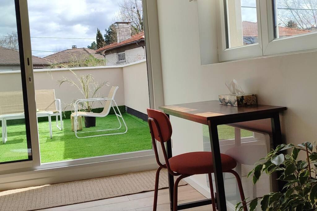 Maison Cosy Terrasse Ensoleille Clermont-Ferrand Exteriér fotografie